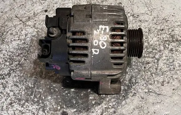 BMW 3 E90 E91 Generator/alternator 7799180 TG15C093 2543390A