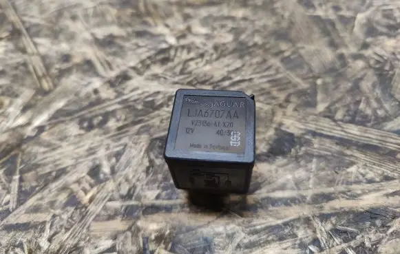 Jaguar XK8 - XKR Other relay V23136A1X20 LJA6707AA