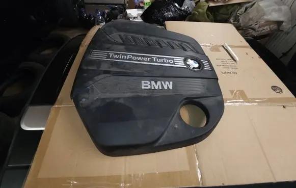 BMW X5 E70 Engine cover (trim) 15671610