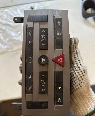 Peugeot 407 Climate control unit 96573322