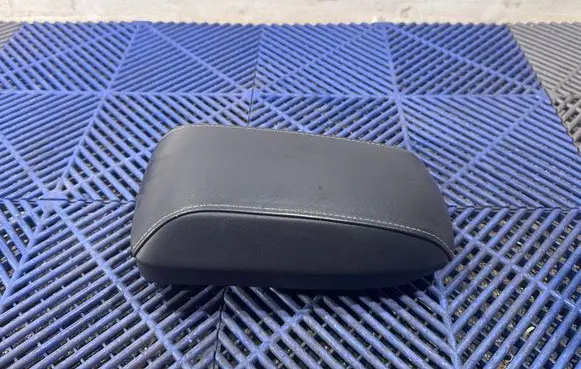 Toyota Auris E180 Armrest 