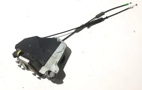 Toyota Avensis T270 Rear door lock 946693