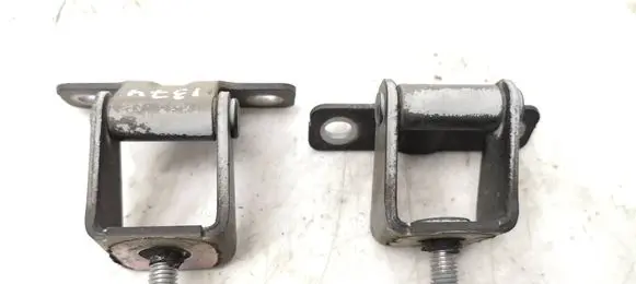 Tailgate/trunk/boot hinge