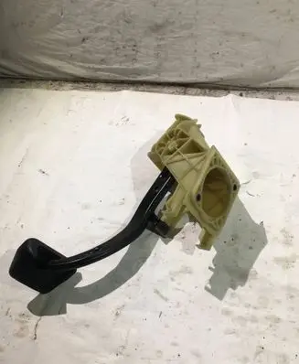 BMW 7 E65 E66 Brake pedal 6752517