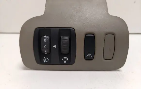 Renault Scenic II - Grand scenic II Headlight level height control switch 8200140984