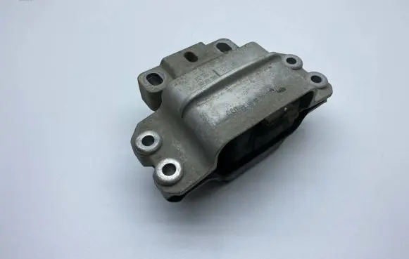 Audi A3 S3 A3 Sportback 8P Engine mount bracket 1K0199555
