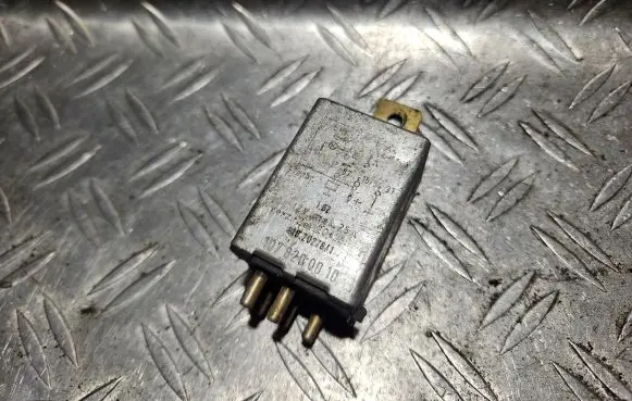 Mercedes-Benz E W124 Window control relay 1078200010