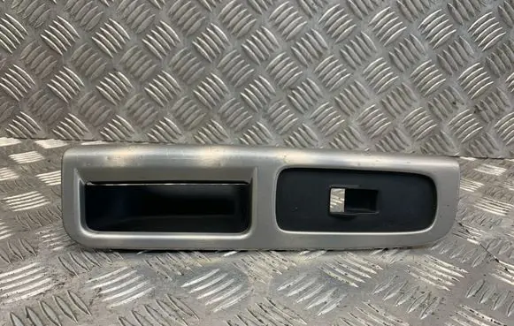 Volvo V50 Electric window control switch 8663815