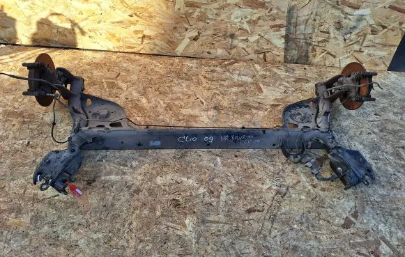 Renault Clio III Rear axle beam 
