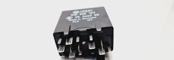 Volkswagen Golf III Other relay 1H0906123 05340300