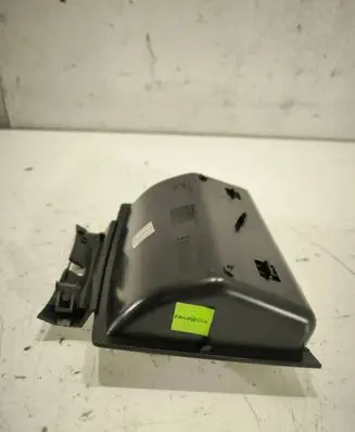 Volvo V50 Glove box 8687478