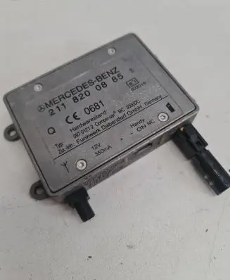 Mercedes-Benz C W203 Antenna control unit 2118200885 09701212