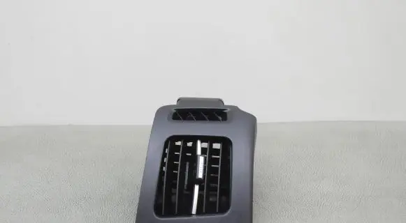 Toyota Prius (XW30) Dashboard air vent grill cover trim 5566047030