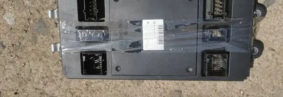 Mercedes-Benz ML W164 Fuse box set A1645407562 A1644422200 A1645455732