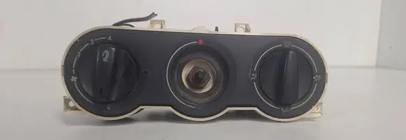 Volkswagen II LT Climate control/heater control trim 0008304185