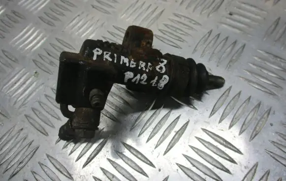 Nissan Primera Clutch slave cylinder 