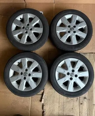 Nissan Micra R15 alloy rim 