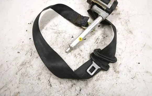 Audi A4 S4 B5 8D Front seatbelt 566028000 8D0857706
