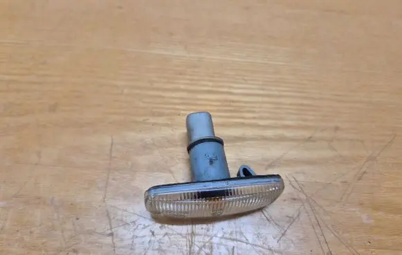 Dodge Nitro Front fender indicator light 1090001