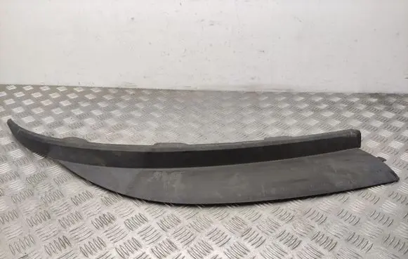 Front bumper lip