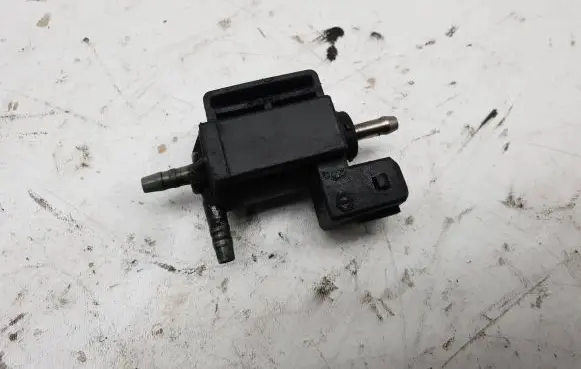Jaguar XF X250 Turbo solenoid valve 70242800 10T041