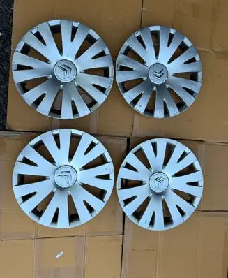 Citroen Berlingo R15 wheel hub/cap/trim 9657791880 9657791980