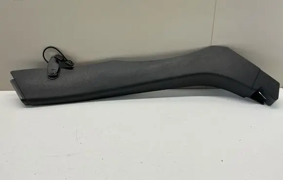 Cadillac CTS (C) pillar trim 15831253