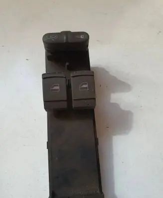 Volkswagen PASSAT B5 Electric window control switch 1J3959857 F005S00004 084132019