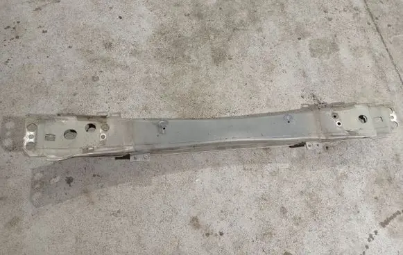 Volvo V70 Front bumper cross member 08652097