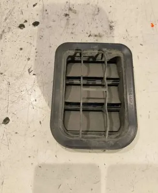 Audi A3 S3 8P Quarter panel pressure vent 1H0819465