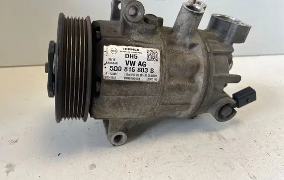 Volkswagen Golf VII Air conditioning (A/C) compressor (pump) 5Q0816803B 01141543 09048154748B
