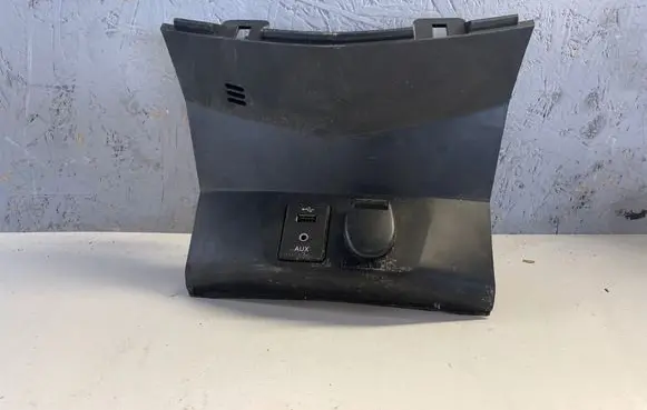 Nissan X-Trail T32 Panel trim 681044CC0A 681T14CC0A