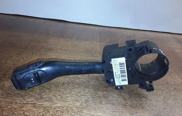Skoda Octavia Mk1 (1U) Indicator stalk 8L0953513J 202854ARW