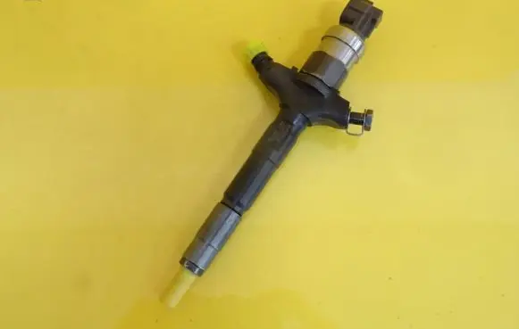 Renault Vel Satis Fuel injector 8-97239161-7