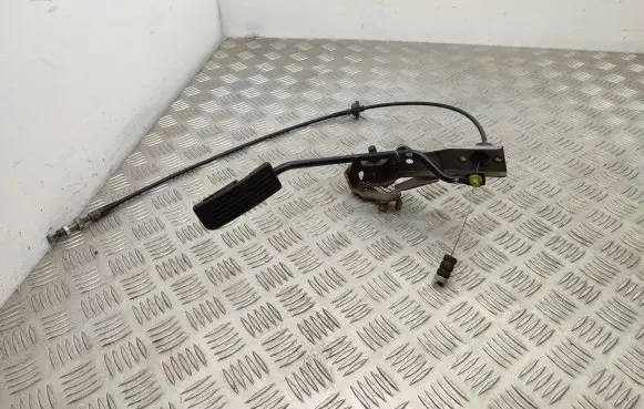 Honda FR-V Accelerator throttle pedal PHA05Q