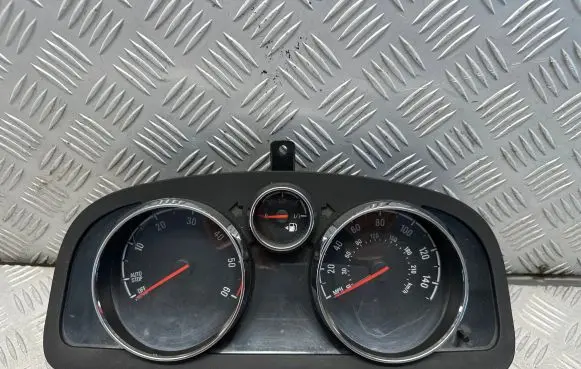 Opel Antara Speedometer (instrument cluster) 95194763 4763U 00019515