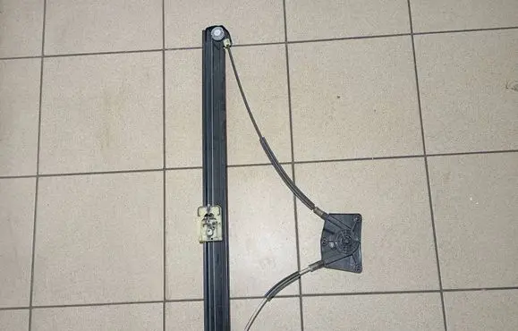 Volkswagen Crafter Front window lifting mechanism without motor 7C0837462A