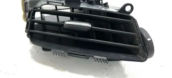 Chevrolet Volt I Dash center air vent grill 22807456 SP16913 T16994