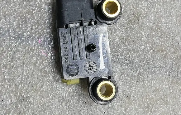 Mercedes-Benz ML W163 Airbag deployment crash/impact sensor A1638200226 7321
