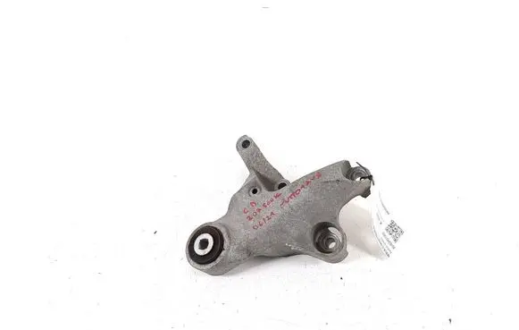 Engine mounting bracket