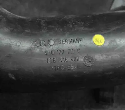 Audi A8 S8 D4 4H Intercooler hose/pipe 4H0129711C