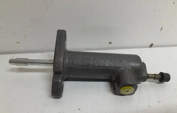 Mercedes-Benz C W202 Clutch slave cylinder 2022900011