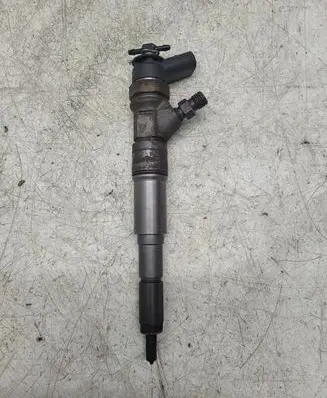 BMW 5 E60 E61 Fuel injector 0445110216