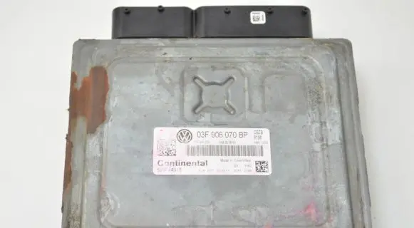 Volkswagen Golf V Engine control unit/module 03F906070BP