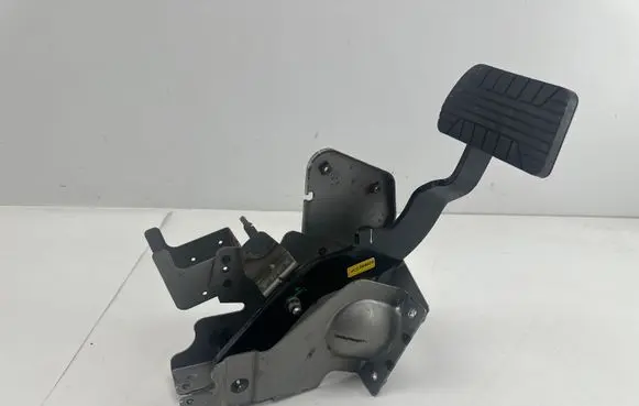 Chevrolet Captiva Brake pedal CWP4022