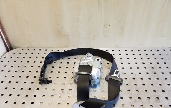 Hyundai i40 Front seatbelt 888103Z000 888203Z000