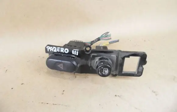 Mitsubishi Pajero Sport I Hazard light switch