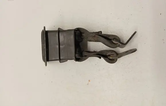 Volkswagen Transporter - Caravelle T4 Middle seatbelt buckle (rear) 703885947A