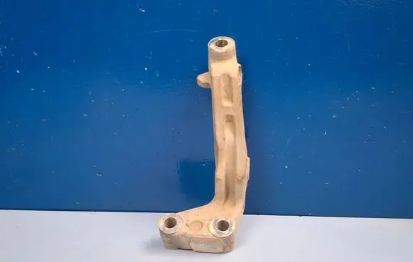 Peugeot 5008 II Engine mounting bracket S0326A