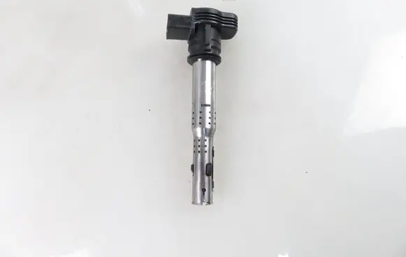 Audi A4 S4 B7 8E 8H High voltage ignition coil R0702S00300 U5015